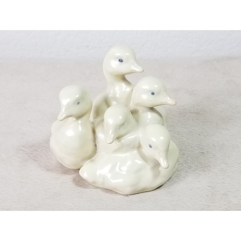 Holland Duck Figurine Mold Porcelain Duck Cluster Hand Painted Ivory 3 1/2" Vtg